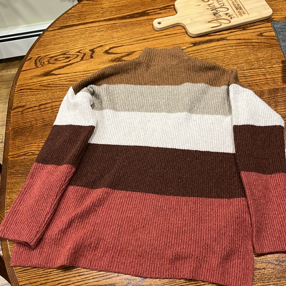 Olive and Oak tricolor oversized sweater. Woman Sz M. Gently worn